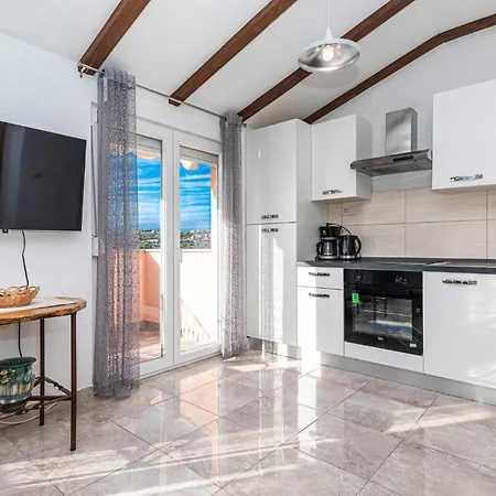 Cozy In With House Sea View