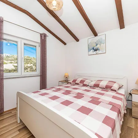 Cozy In With House Sea View Apartment Sevid