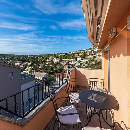 Cozy In With House Sea View Apartment Sevid
